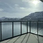 Sweet Little Penthouse, Amazing View Διαμέρισμα *