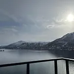Sweet Little Penthouse, Amazing View Apartment Tromso