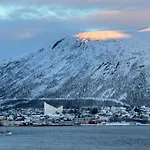 Sweet Little Penthouse, Amazing View Tromsø