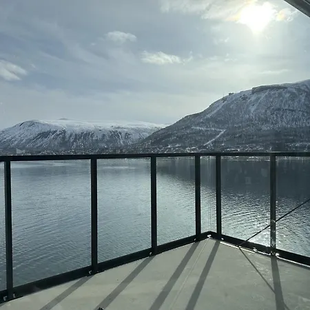 Sweet Little Penthouse, Amazing View Apartment *