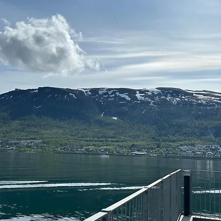 Apartman Sweet Little Penthouse, Amazing View Tromsø