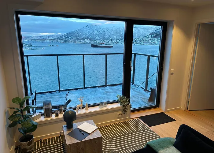 Sweet Little Penthouse, Amazing View Διαμέρισμα Τρόμσο